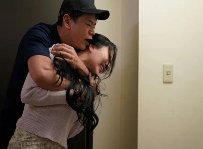 Nữ ca sĩ bị kẻ cuồng nhiệt cưỡng hiếp vì sức hút khó cưỡng
